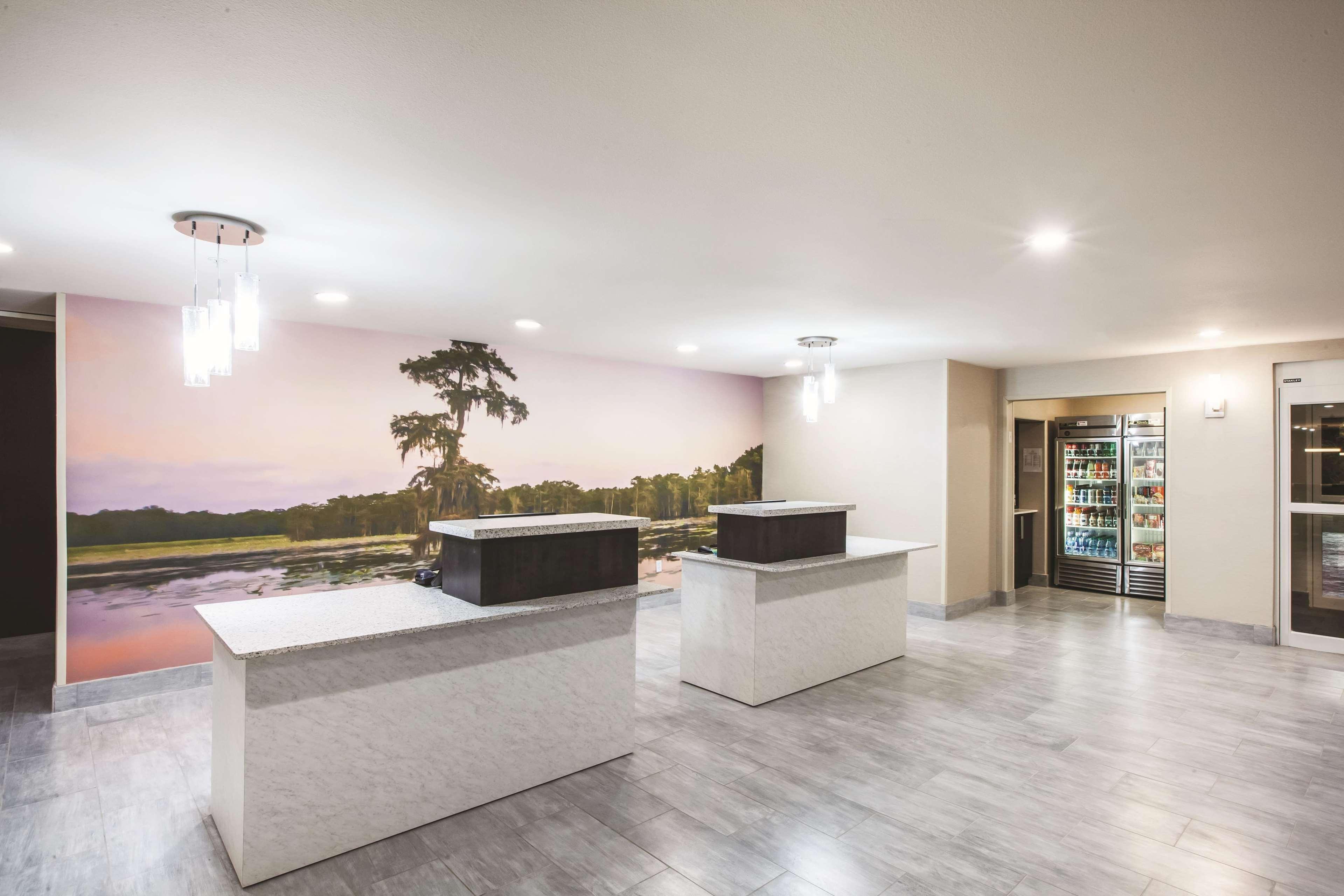 La Quinta By Wyndham Walker - Denham Springs Hotel Bagian luar foto